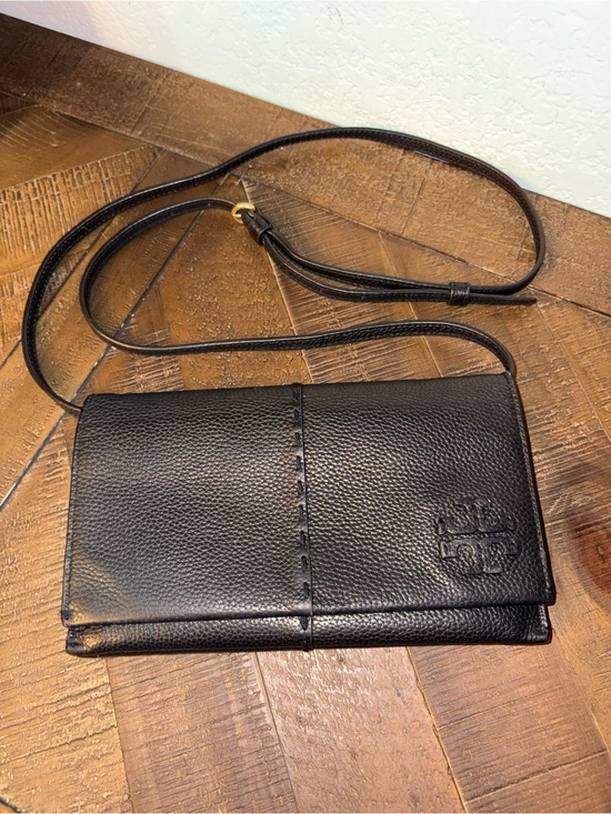 Tory Burch Other - Tory Burch Black Pebbled Leather Foldover Crossbody Wallet On Chain WOC
